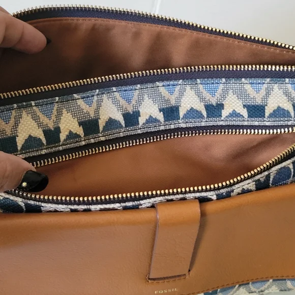 Fossil Blue and Brown Crossbody Bag. 13 x 10 x 2 Inches - Picture 4 of 8